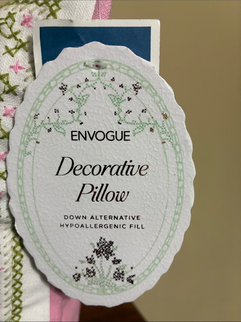 Envogue - CROSS-STITCHED FLORAL ROSE PILLOW - Picture 11 of 13